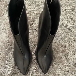 Nine West Danie Heel Booties Size 9.5